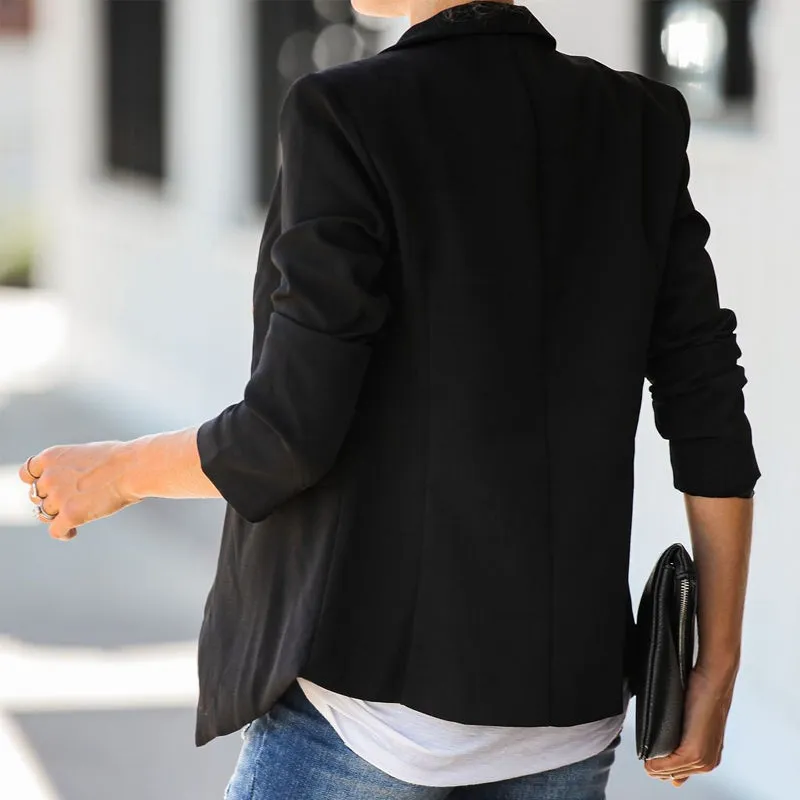 Elegant blazer with buttons - suitable for work and everyday life