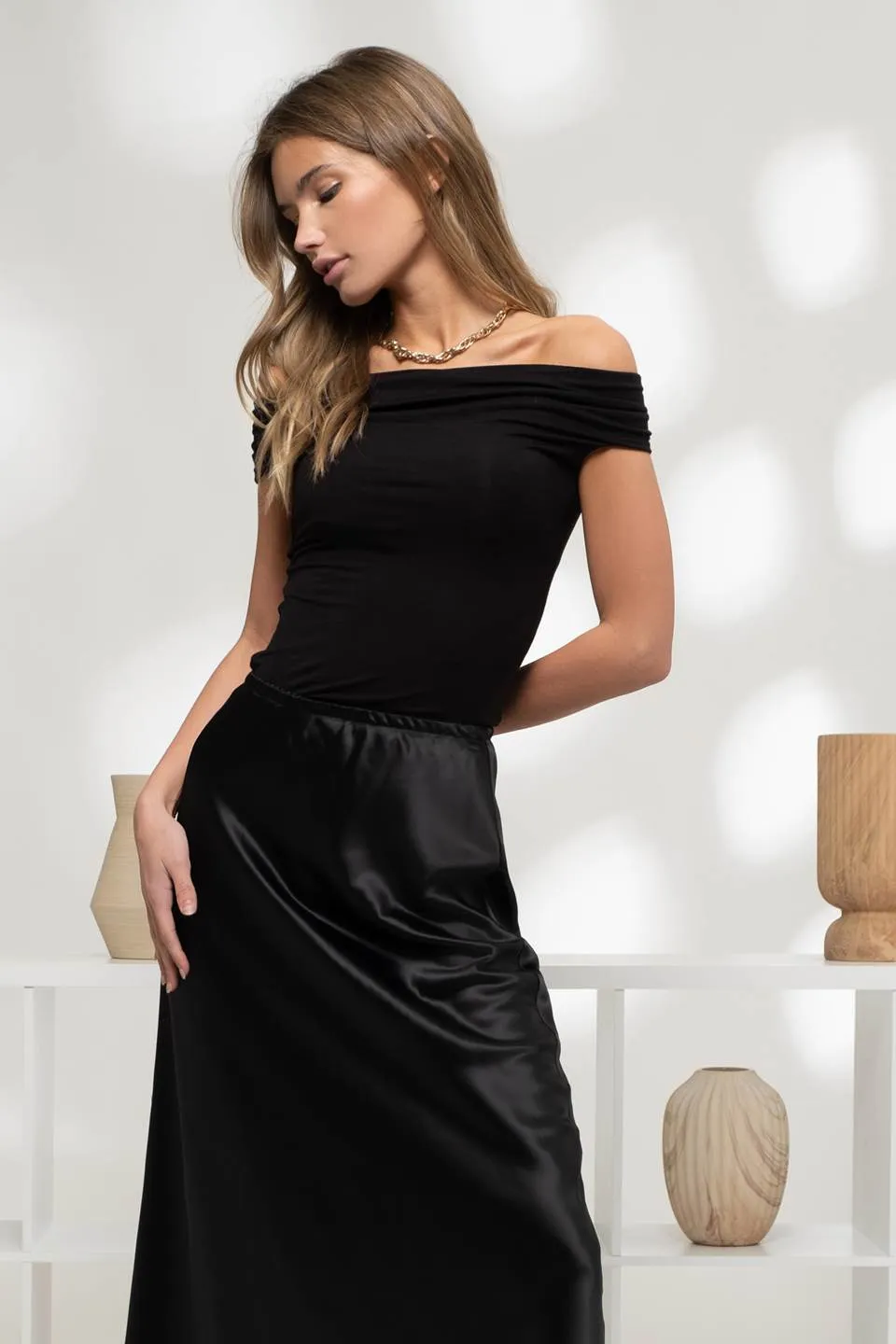 REVERSIBLE OFF THE SHOULDER KNIT TOP