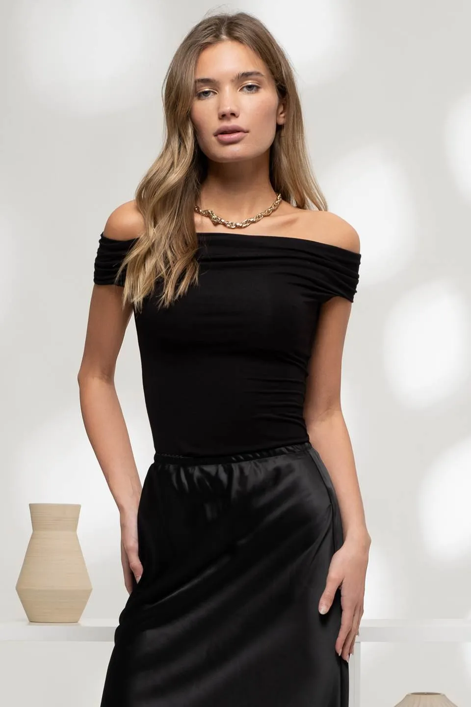 REVERSIBLE OFF THE SHOULDER KNIT TOP