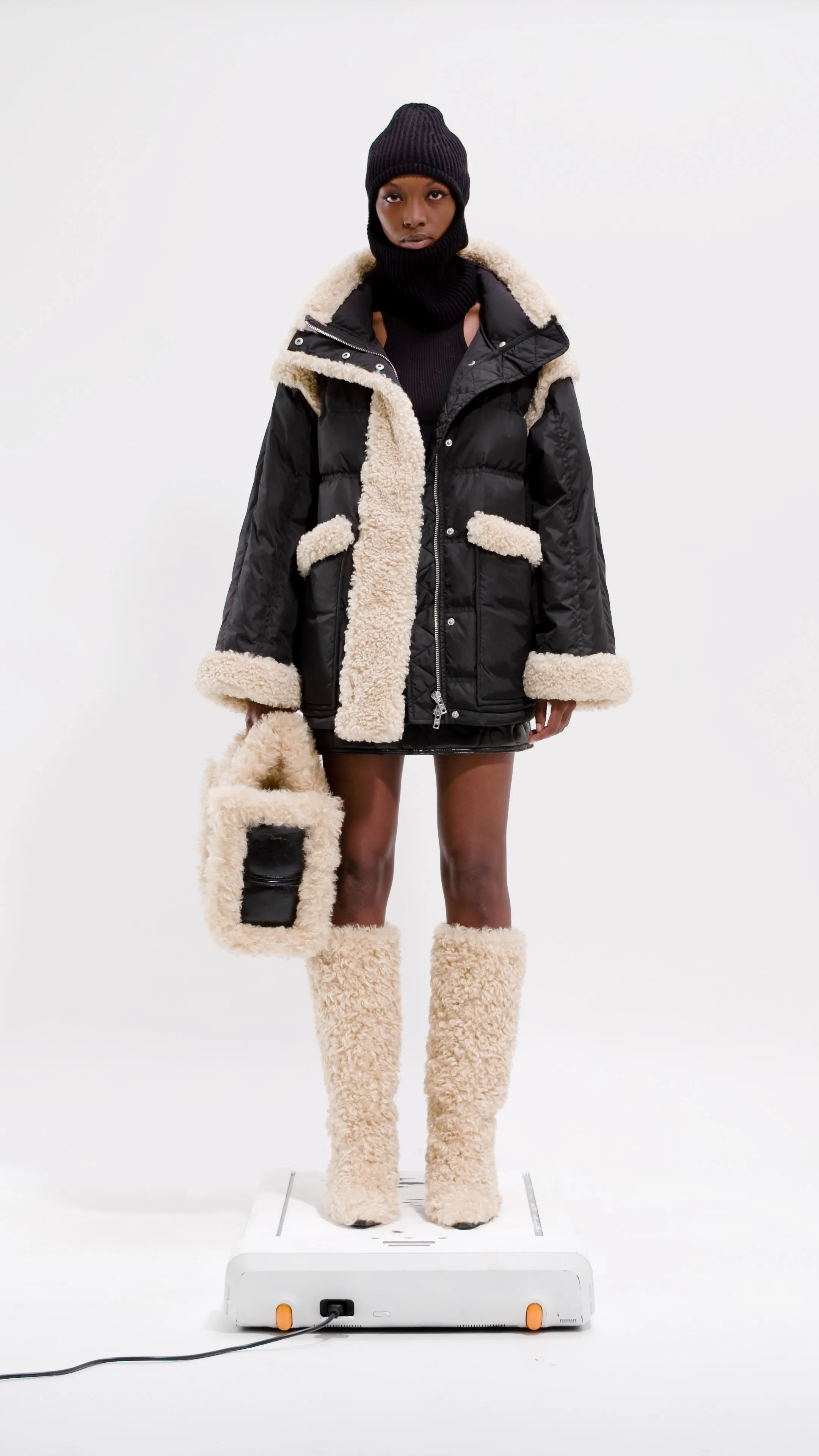 Stand Studio Dorothy Puffer Coat - Black/Natural White